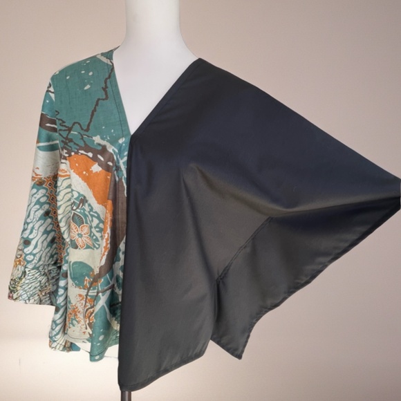 0133B / Petite Style Top, Batik Pattern Cropped Kaftan - Picture 3 of 8